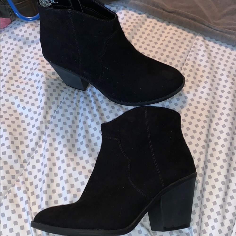 Black heeled booties